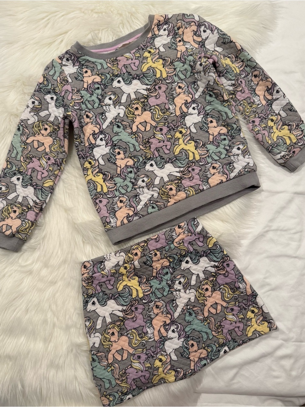 H&M Gray Kids Pajama Set with Pastel Unicorn Print